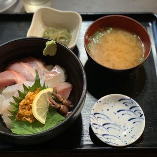 特上海鮮丼(博多魚がし 市場会館店 )
