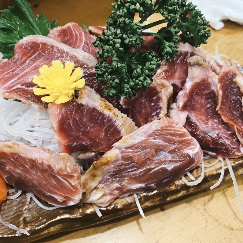 マグロほっぺたたき刺し(杉山水産)