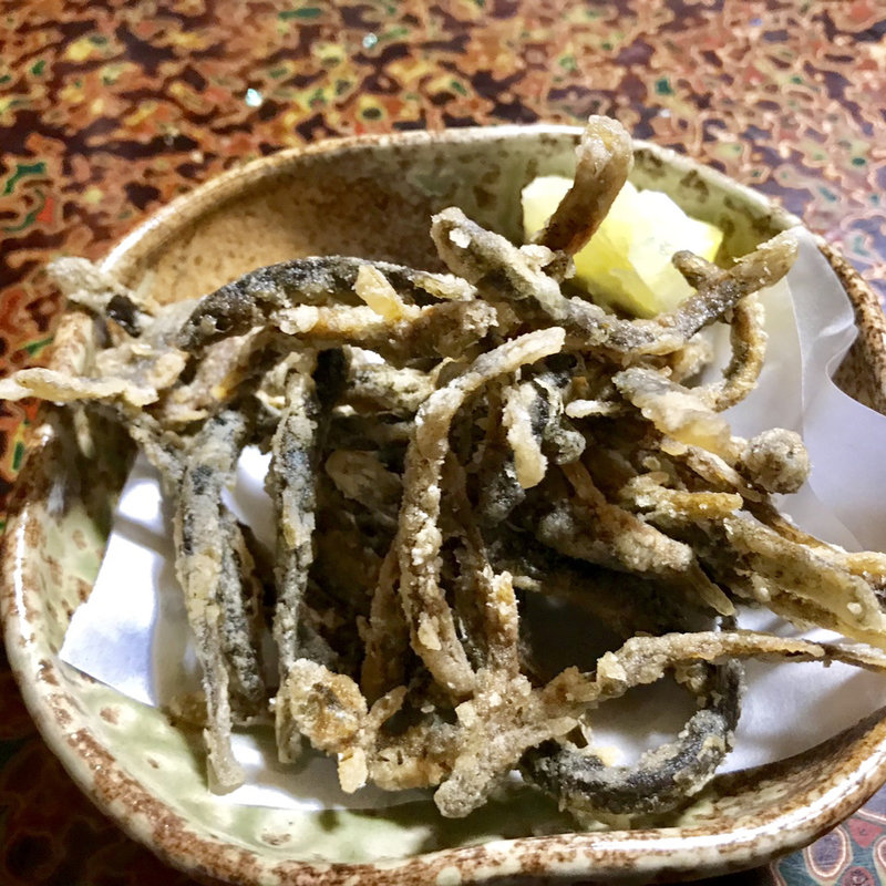 うなぎの骨の唐揚げ(うなぎ専門店 谷田川本店)