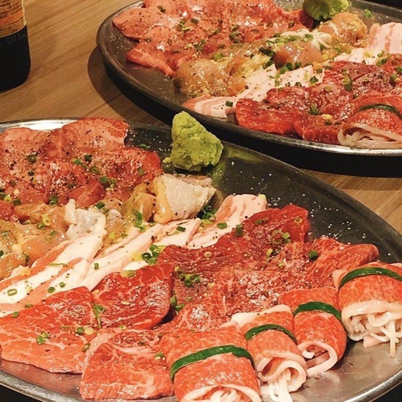 塩焼き8種のたれ焼き6種(肉と日本酒 )