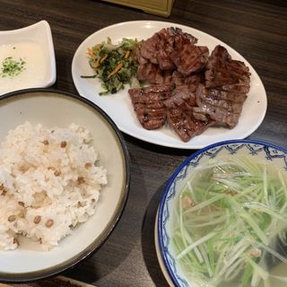 牛タン焼き定食(牛タン焼専門店 司 東口ダイワロイネットホテル店 )