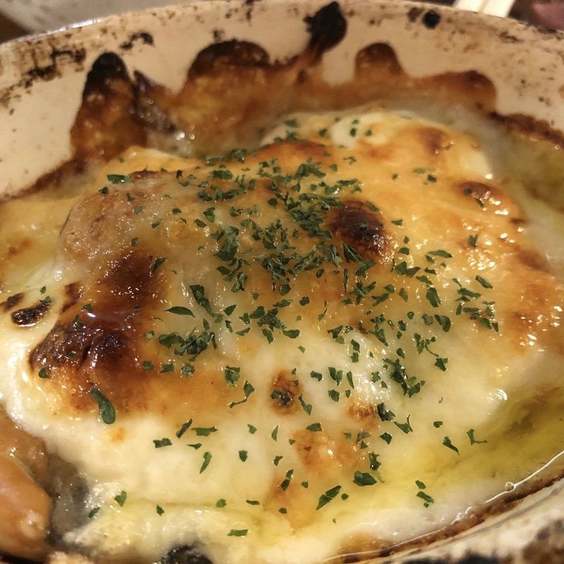 カキとマッシュルームグラタン(浦野屋 やきとんてるてる)