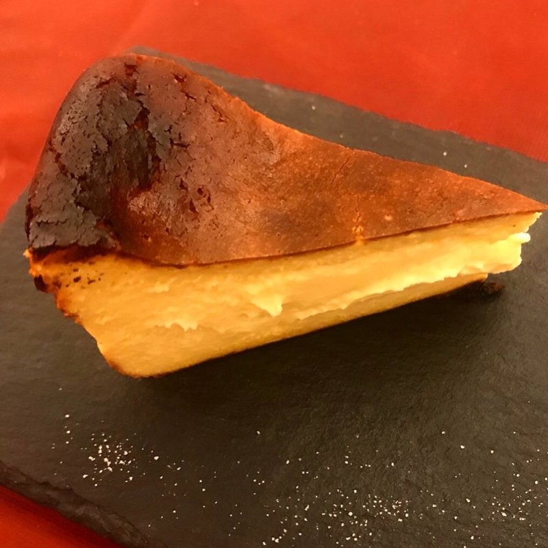 バスクチーズケーキ(笄軒 （コウガイケン）)