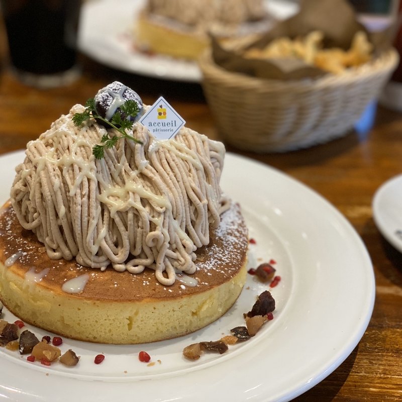 和栗と仏産マロンのモンブランパンケーキ(カフェ アクイーユ 恵比寿)