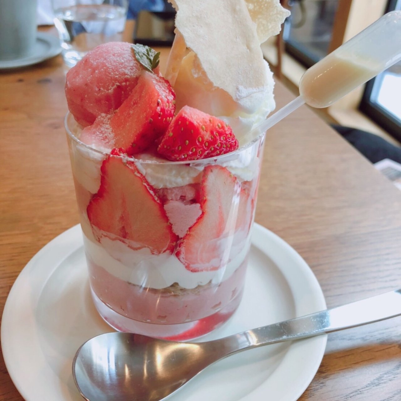 北海道で食べられるいちごパフェランキング Sarah サラ