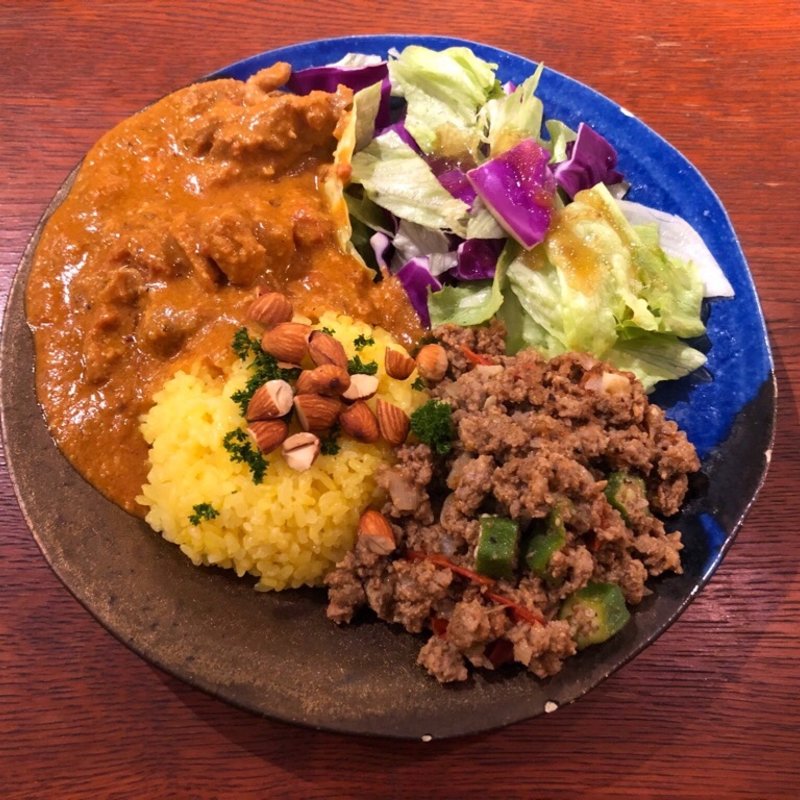 2種あいがけ（バターチキンカレー/キーマカレー）(お昼のサンピーヌ)