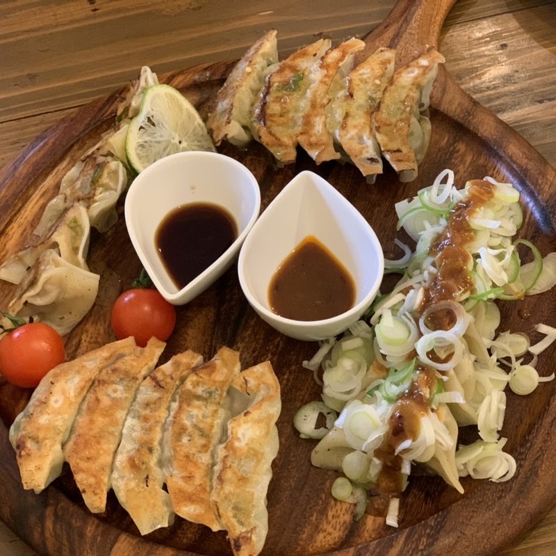 餃子4種盛り合わせ(鎌倉餃子 UMINECO WINE＆CAFE)