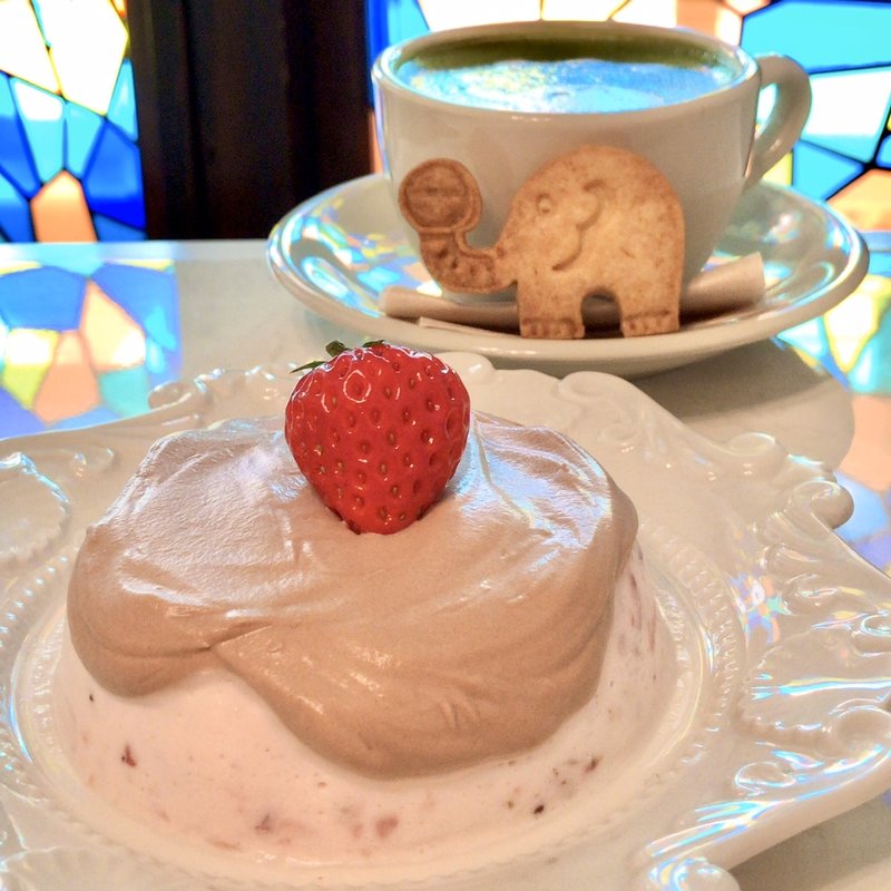 苺ババロア(喫茶パオーン)