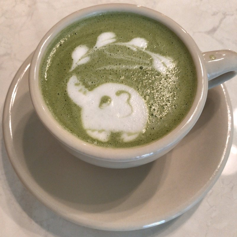 西尾抹茶ラテ(喫茶パオーン)