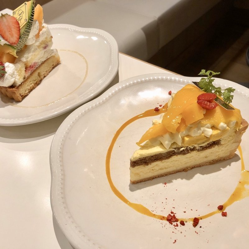 (ラメゾンアンソレイユターブル)