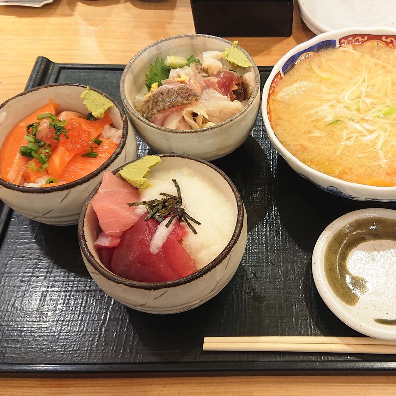 まんぷく丼3種(四季 花まる PASEO店 )