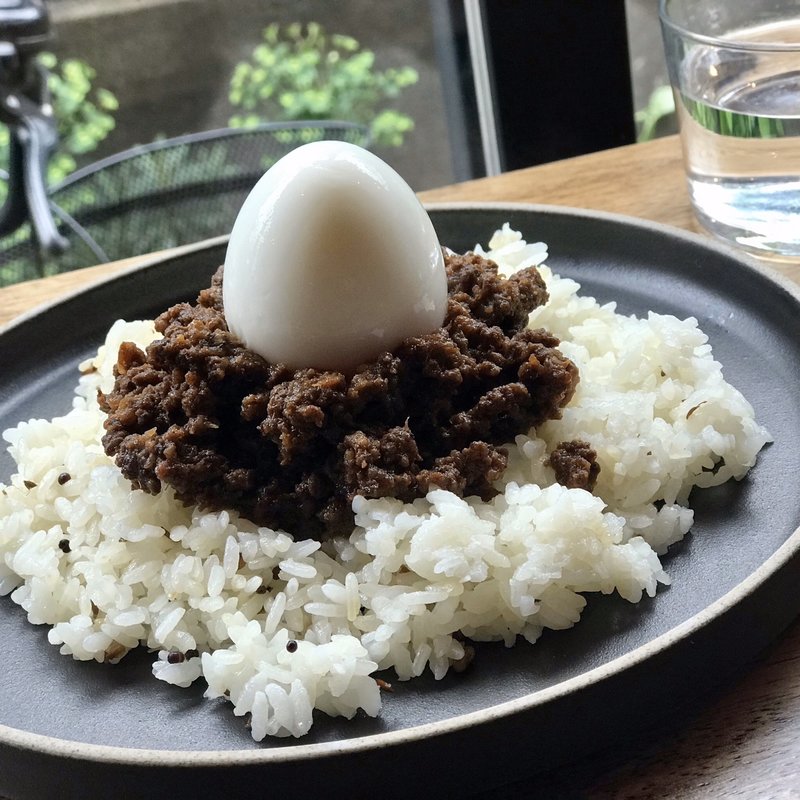 半熟玉子のキーマカレー(HAGISO)