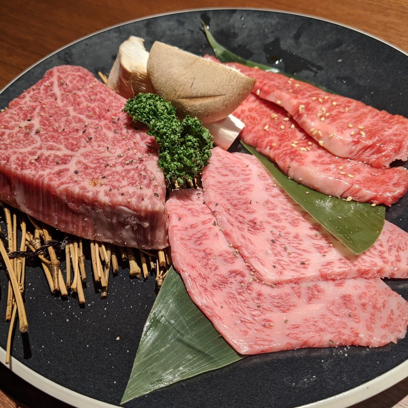 カルビ、イチボ、シャトーブリアン(個室焼肉ITADAKI 馬車道)