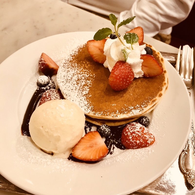 苺のパンケーキ(カフェウィーン日本橋三越店)