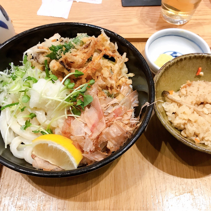 季節のかき揚げうどん(山半)