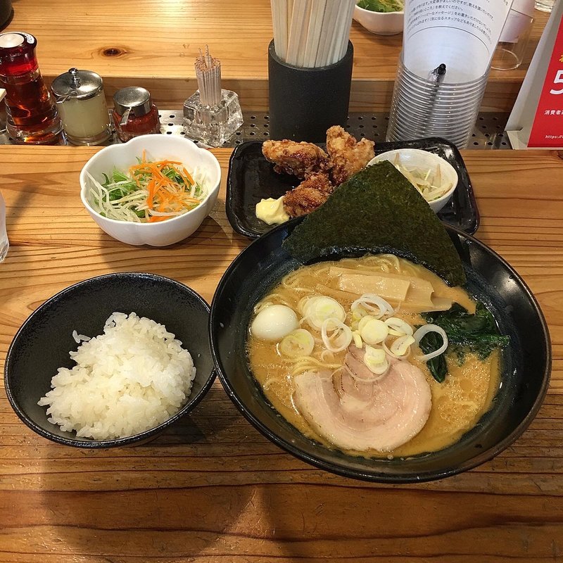 クリーミーTounkotsu ランチセット(クリーミーTonkotsuラーメン 麺家 神明 栄スカイル店)