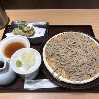 ザル蕎麦と牡蠣フライ(十割そば·天ぷら 矢乃家)