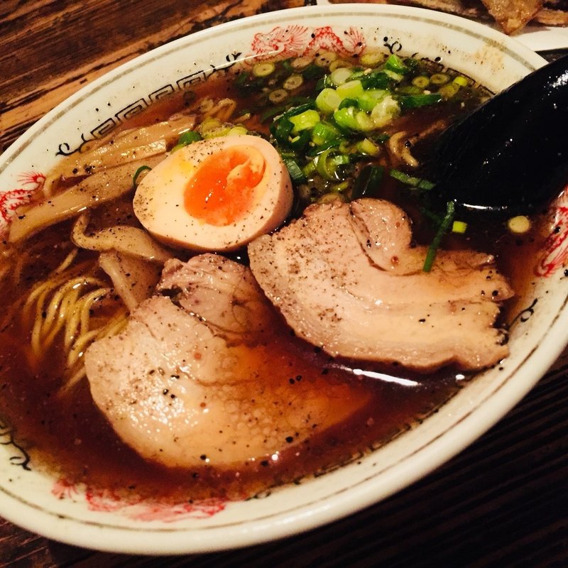 焦がし醤油ラーメン(横浜串工房 青葉台店)