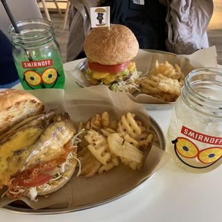 (ヤチクロバーガー)