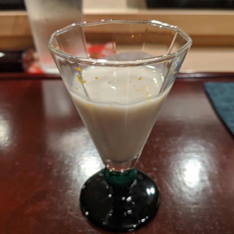 ホワイトマッシュルーム・カブ・新玉葱のすり流し(鮨なが井)