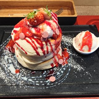 北海道ホワイトクリーム&いちごたっぷりいちごの豆乳ディプロマット &ルビーチョコ  いちごのコンフィチュール柔らかアイス        (Riz Labo Kitchen)
