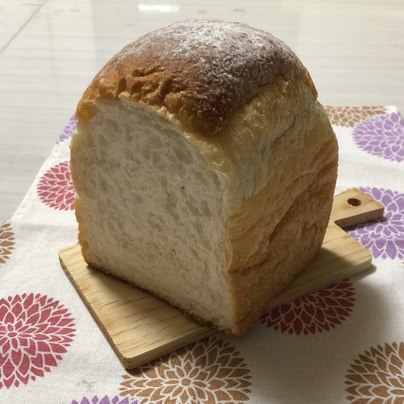 ヨーグルト酵母のオリジナル食パン(パネッテリーア トリトン （PANETTERIA TORITON）)