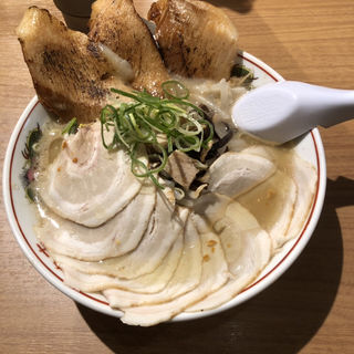 肉盛りチャーシュー麺(三代目 博多だるま)