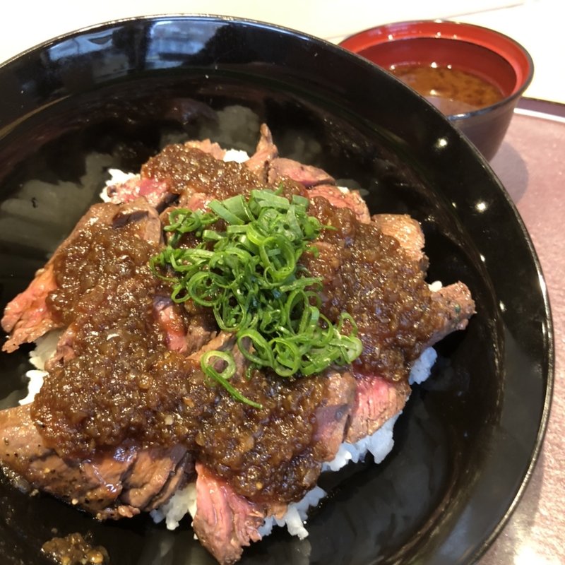 牛ハラミ丼(この町の専門店 こだわりぬいた とんかつ•カツ丼)