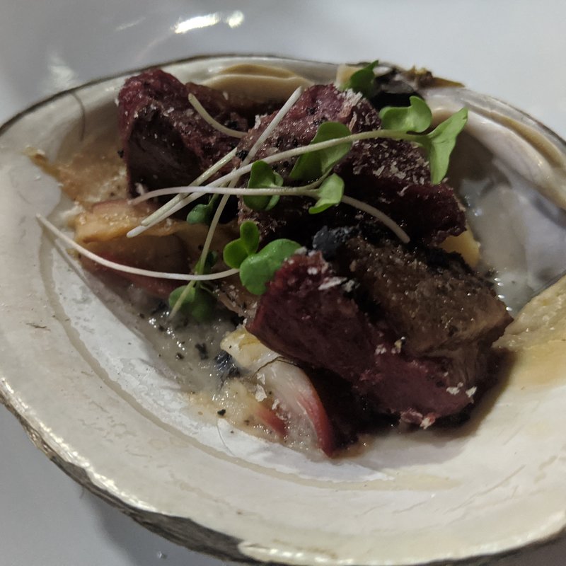 北海道産ホッキ貝、奥出雲産海ガモ(ビストロ ワタナベ)