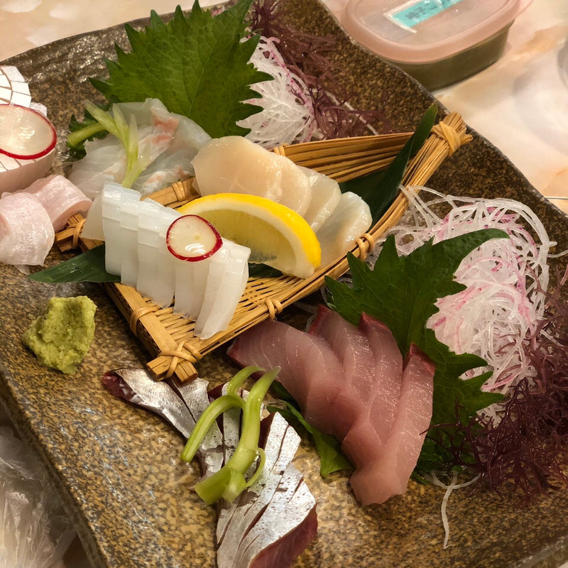 刺身盛り合わせ(一角寿司 )