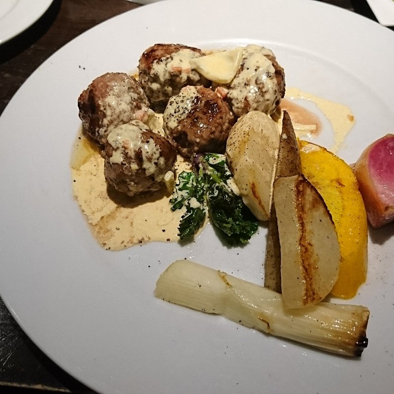 牛肉のポルペッティーニ クリームソース(トラットリア クイント)