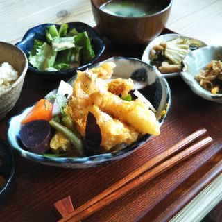 海老マヨと有機野菜のオリエンタル風(public kitchen cafe 宝塚)
