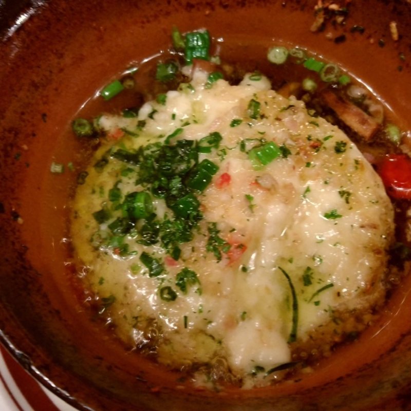 カマンベールチーズのアヒージョ(旅する子ブタ 東京駅グランルーフフロント店)