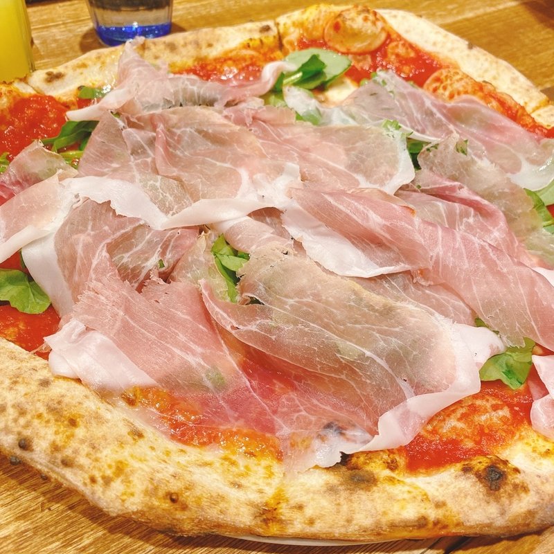 プロシュット エ ルーコラ(ラ ピッツァ ナポレターナ レガロ)