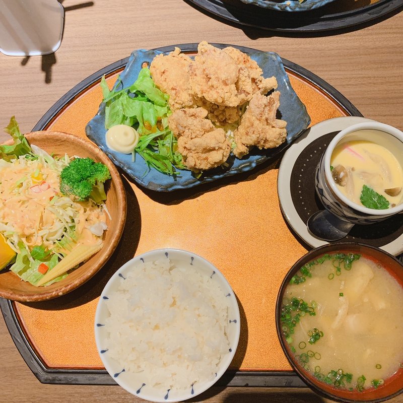 若鶏の唐揚げ定食(くじら )