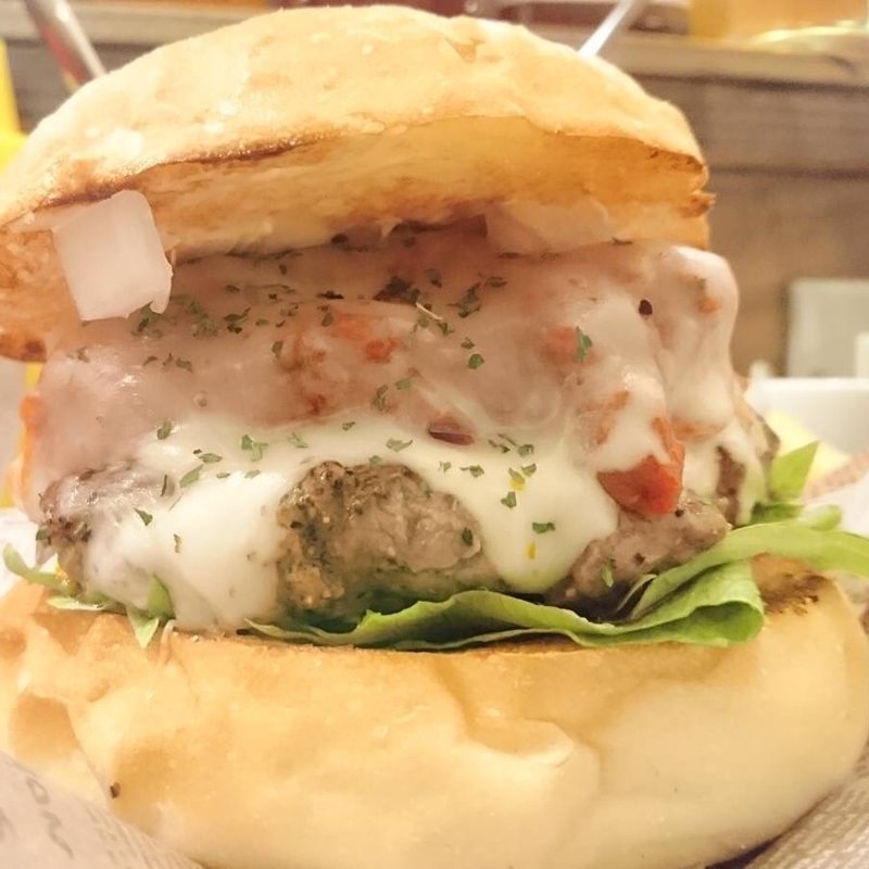 チーズアラビアータバーガー(Jack37Burger （ジャックサンナナバーガー）)