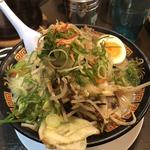 ラーちゃん(豚骨ラーメン博多三氣 福大通り片江店)