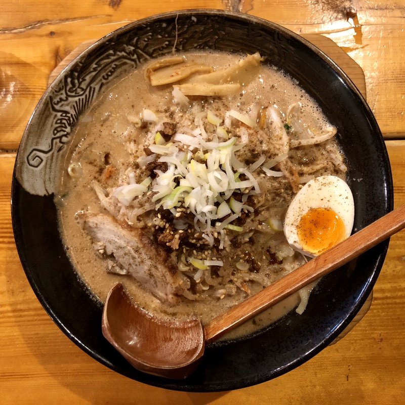 える豚味噌ラーメン(える豚らーめん)