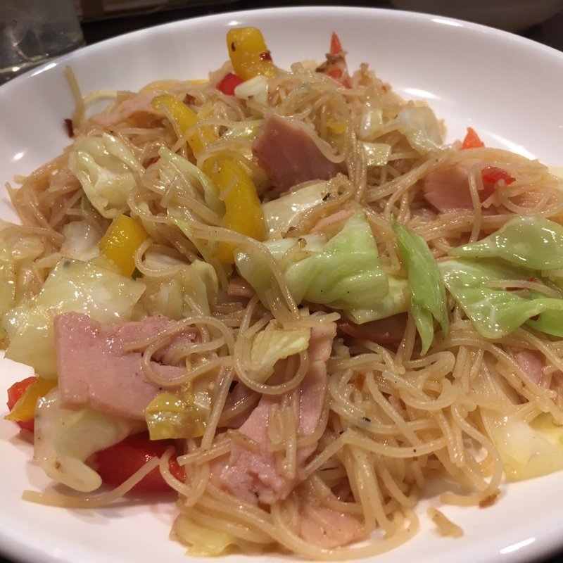 アンチョビキャベツの焼きビーフン(北新地乾杯)