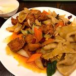 唐揚げ入りベルト麺の辛味炒め