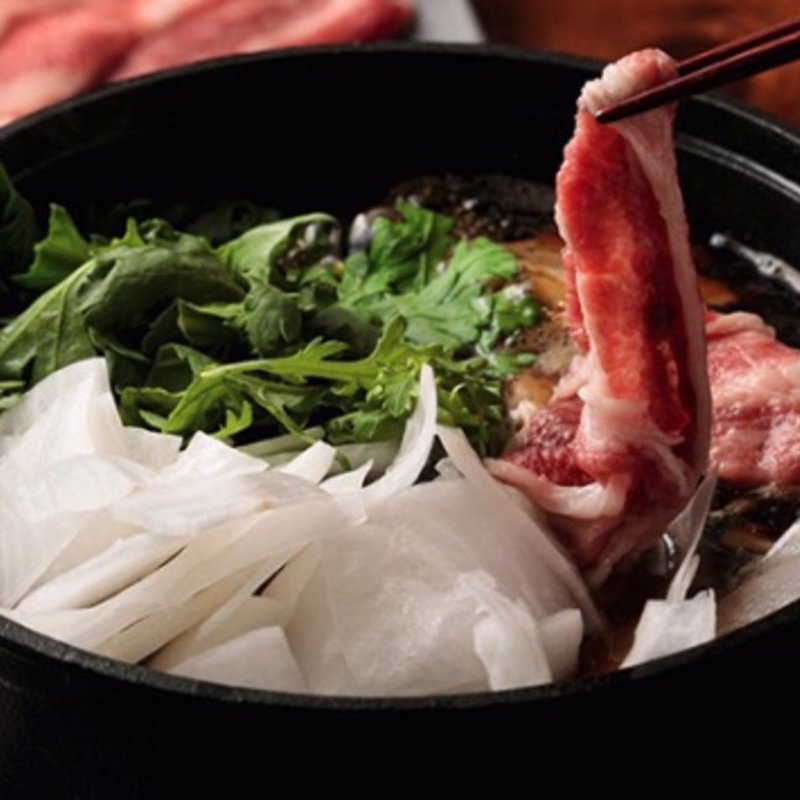 千日和牛のダイスキ （肉屋の出汁すき焼き）(四季旬菜居酒屋 華音)