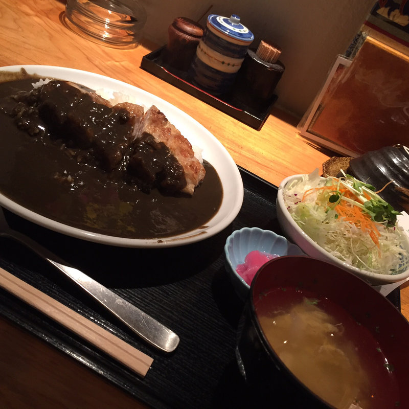 イカ墨カツカレー(あらえびす )