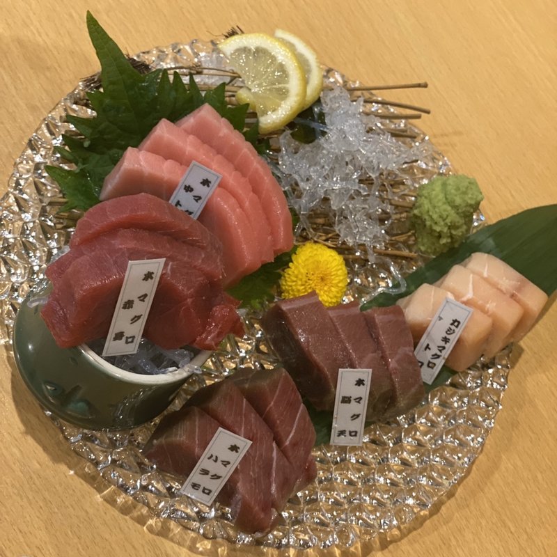 マグロの宝石箱(マグロ(Tuna)と日本酒(SAKE)の海鮮居酒屋(restaurant) 大阪北新地マグシェ)