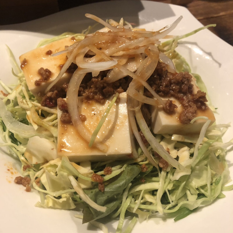 牛肉100%麻婆サラダ(近江牛Steak&Wine 山村牛兵衛 四条大宮店)