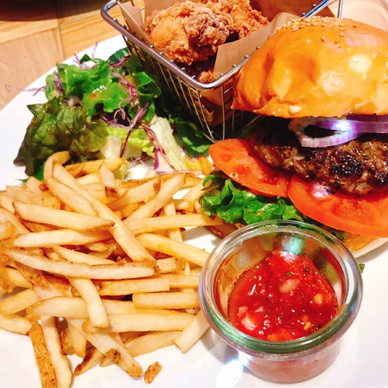 コナズバーガー&モチコチキン(コナズ珈琲　池田店)