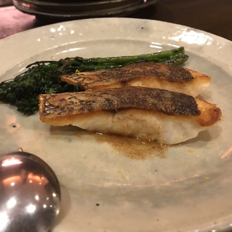 真鯛のポアレ　焦がしバターとアンチョビのソース(アレグロ コン ブリオ )