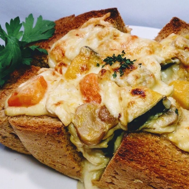 根菜とチキンのグラタンオープンサンド(&sandwich.)