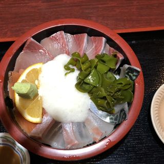 彩り海鮮丼(あじ彩 )