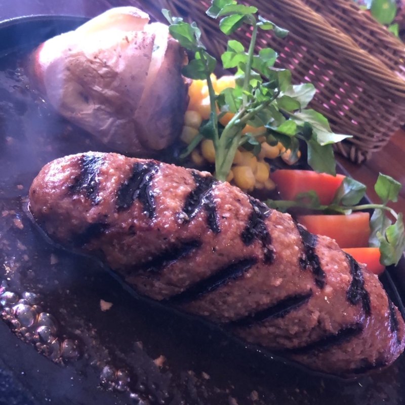 ハンバーグ(ハンバーグ専門店 IZUTSUYA （イズツヤ）)