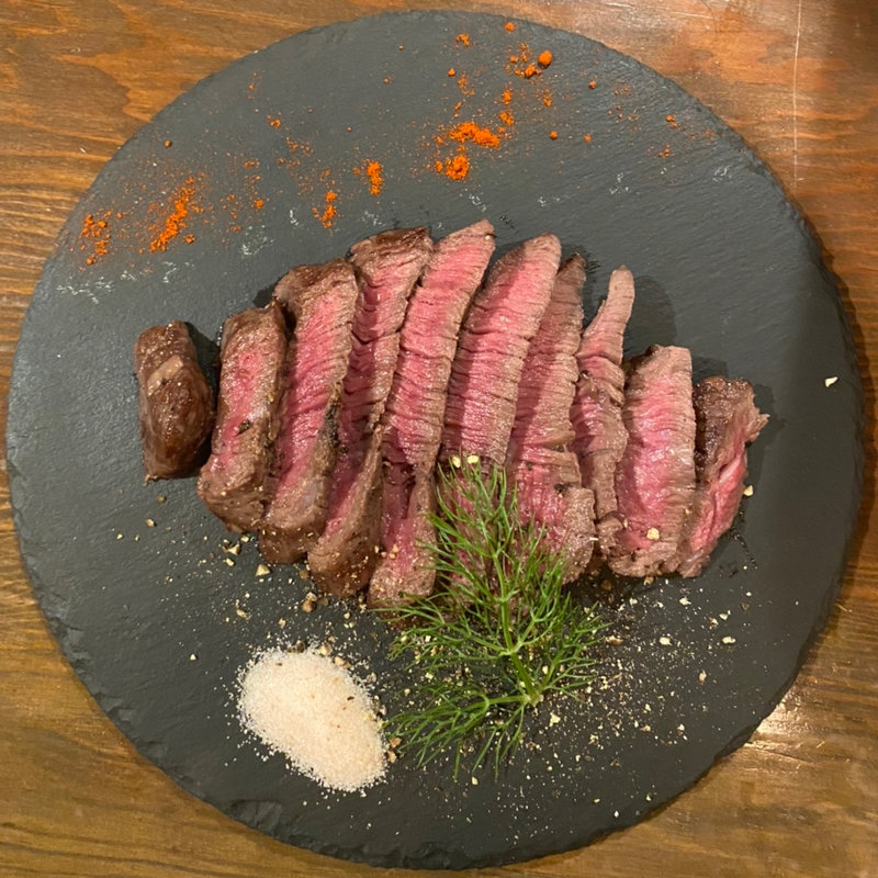 プレミアムハーブ牛の炭焼きグリル 内モモ(Grill ＆ Vegetable aurLab.)